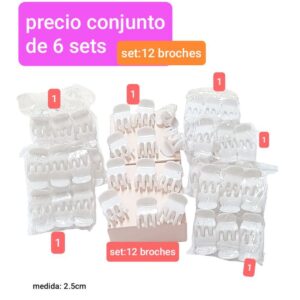 Broches blancos 2.5cm. Conjunto de 6 sets.