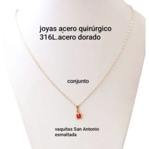Conjunto LucMD: cadena con dije vaquita de San Antonio esmaltado.