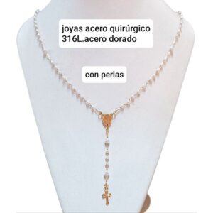Rosario con perlas.