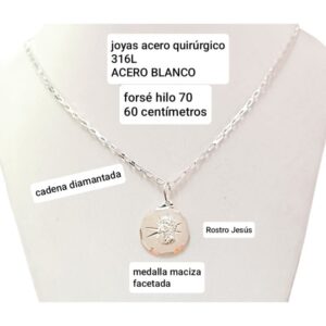 Conjunto LucMD: cadena forcé con medalla Cristo.