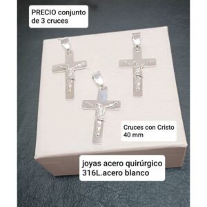 Dijes MJC 449. Cruz con Cristo. Conjunto de 3 unidades.