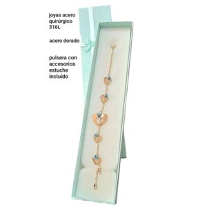 Pulsera con dijes corazones en estuche.