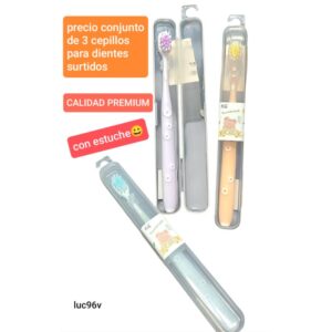 Cepillos dentales con estuche. Conjunto de 3 unidades.