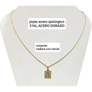 Conjunto LucMD. Cadena espejito con inicial A.
