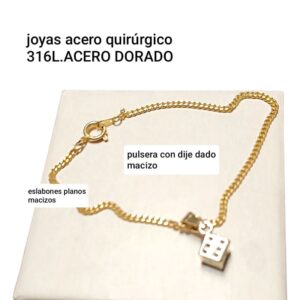 Pulsera LucMD. Eslabones planos con dije cubo.