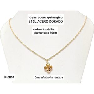 Conjunto LucMD. Cadena tourbillón con dije cruz inflada.