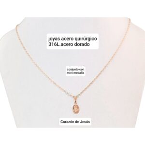 Conjunto LucMD: cadena con medalla Corazón de Jesús.