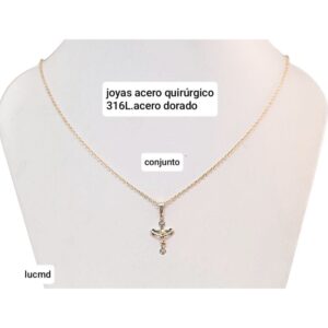 Conjunto LucMD: cadena con dije cruz.