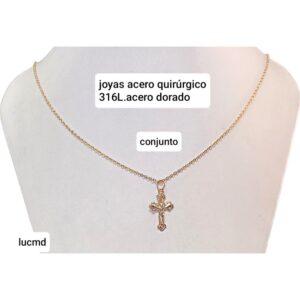 Conjunto LucMD: cadena con dije cruz.