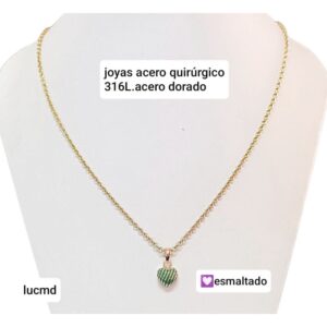 Conjunto LucMD: cadena con dije corazón esmaltado.