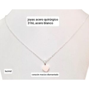 Conjunto LucMD: cadena con dije corazón macizo.