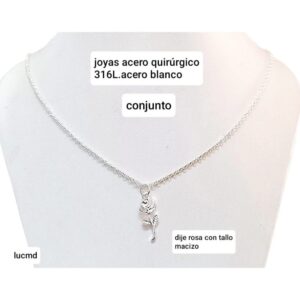 Conjunto LucMD: cadena con dije rosa.
