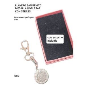 Llavero LucD. Medalla San Benito con strass y estuche.